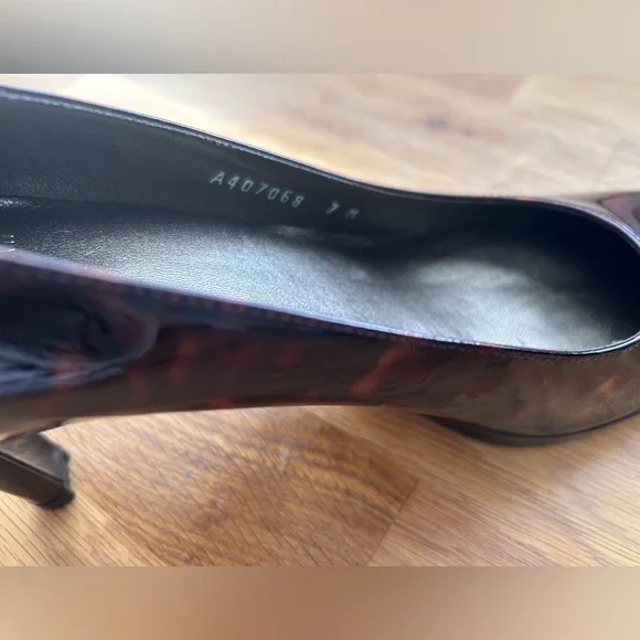 NWOT Stuart Weitzman “Platswoon” Tortoiseshell Patent Leather Pumps
Never Worn. - Picture 8 of 10